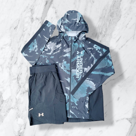UNDER ARMOUR
WINDRUNNER SET - CAMO
BLUE/BLACK