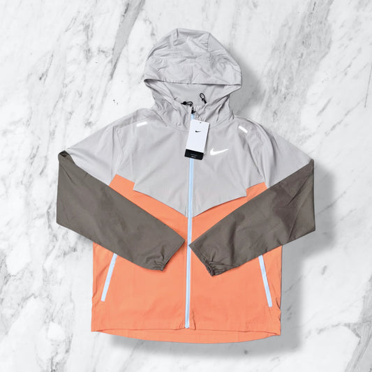 NIKE UV WINDRUNNER JACKET -
PEACH/BEIGE/BROWN